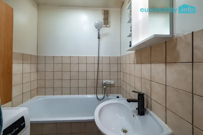 Prodej bytu 3+1, Mariánské Lázně - Úšovice, Hroznatova, 64 m2