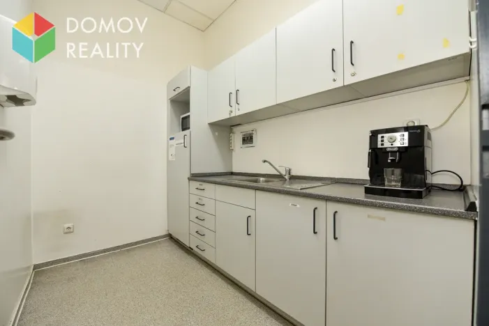 Pronájem kanceláře, Zdice - Černín, 1050 m2