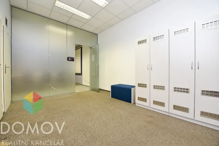 Pronájem kanceláře, Zdice - Černín, 525 m2