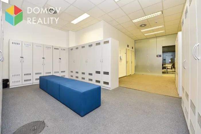 Pronájem kanceláře, Zdice - Černín, 525 m2