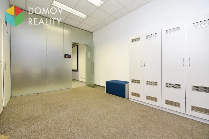 Pronájem kanceláře, Zdice - Černín, 525 m2