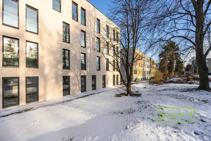 Pronájem bytu 1+kk, Praha, Danielova, 34 m2