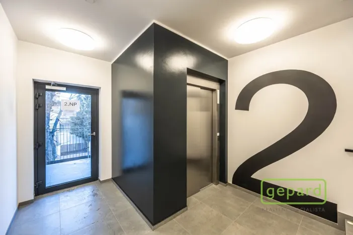 Pronájem bytu 1+kk, Praha, Danielova, 34 m2