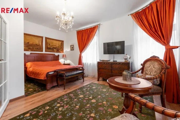 Pronájem bytu 2+kk, Karlovy Vary, K. Čapka, 48 m2