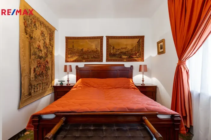 Pronájem bytu 2+kk, Karlovy Vary, K. Čapka, 48 m2