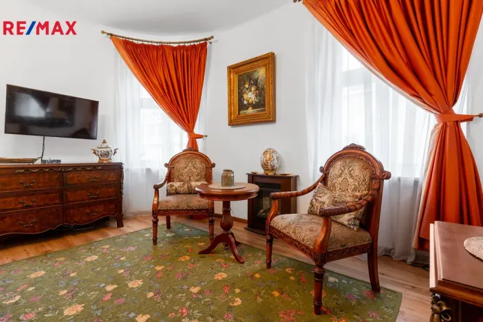 Pronájem bytu 2+kk, Karlovy Vary, K. Čapka, 48 m2