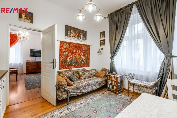 Pronájem bytu 2+kk, Karlovy Vary, K. Čapka, 48 m2