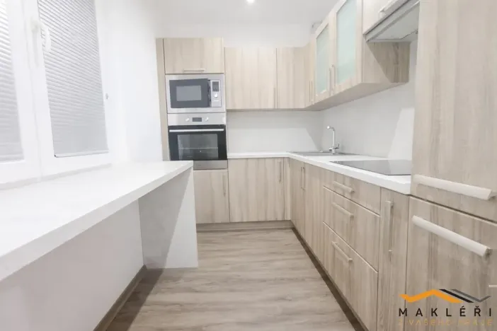 Pronájem bytu 3+1, Jindřichův Hradec - Jindřichův Hradec V, Kosmonautů, 73 m2