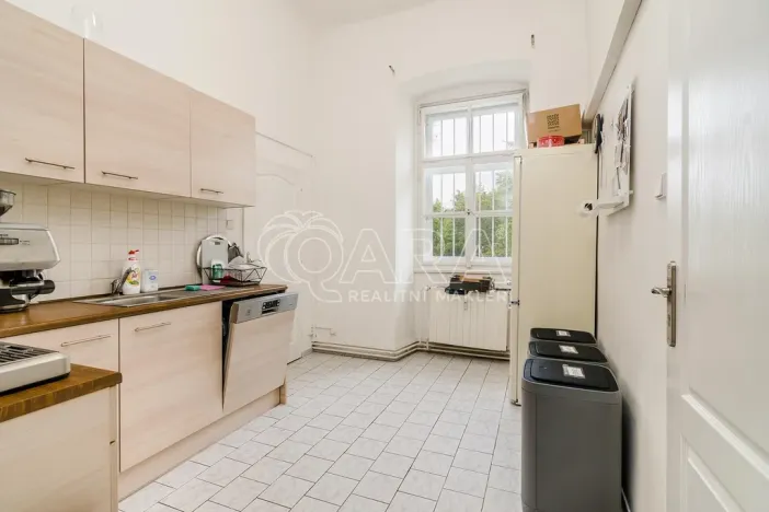 Pronájem kanceláře, Praha - Záběhlice, Za potokem, 270 m2