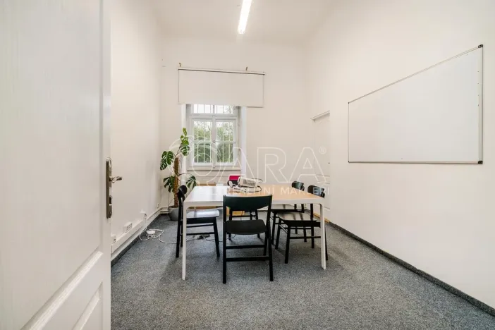 Pronájem kanceláře, Praha - Záběhlice, Za potokem, 270 m2