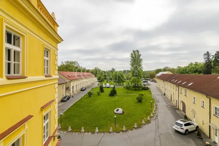 Pronájem kanceláře, Praha - Záběhlice, Za potokem, 270 m2