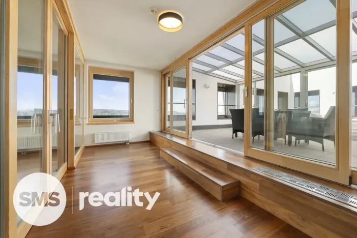 Pronájem atypického bytu, Brno - Štýřice, Pražákova, 332 m2