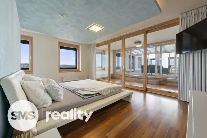 Pronájem atypického bytu, Brno - Štýřice, Pražákova, 332 m2