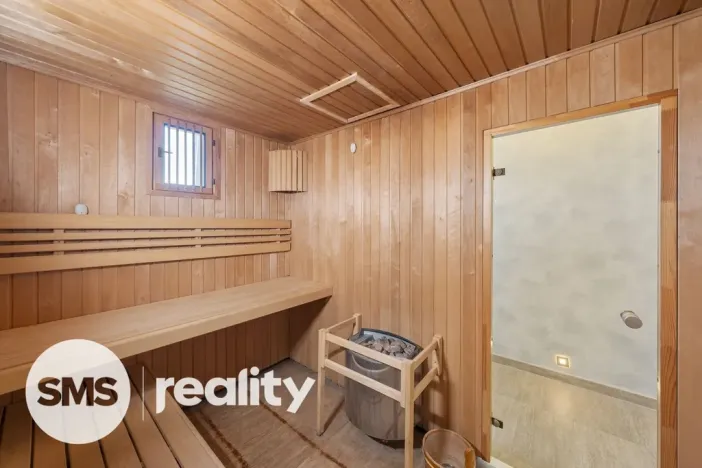 Pronájem atypického bytu, Brno - Štýřice, Pražákova, 332 m2