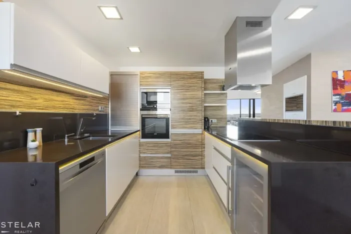 Pronájem atypického bytu, Brno - Štýřice, Pražákova, 332 m2