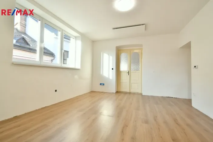 Pronájem bytu 3+1, Nová Paka, Masarykovo náměstí, 93 m2