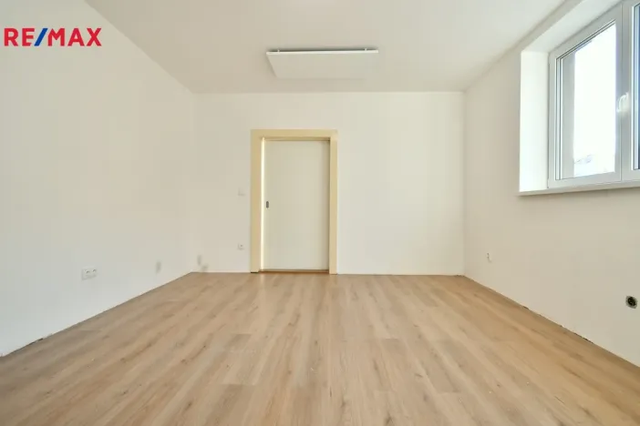 Pronájem bytu 3+1, Nová Paka, Masarykovo náměstí, 93 m2