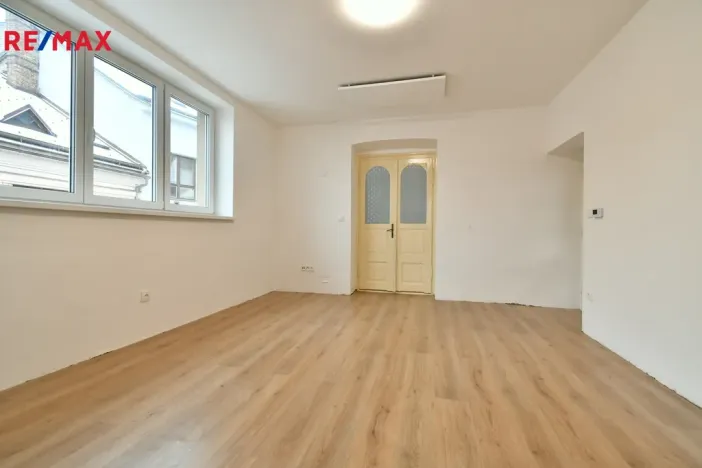 Pronájem bytu 3+1, Nová Paka, Masarykovo náměstí, 93 m2