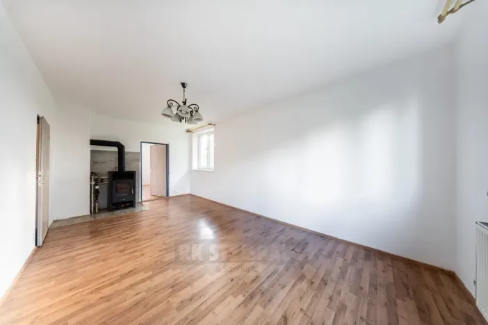 Prodej bytu 3+1, Lišov - Hůrky, 78 m2