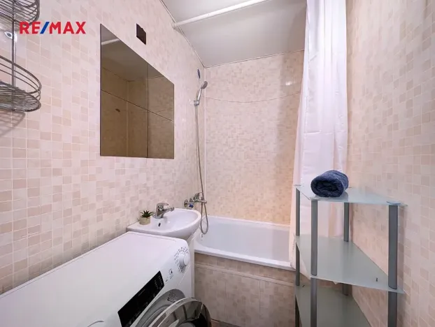 Pronájem bytu 1+kk, Praha - Černý Most, Doležalova, 33 m2