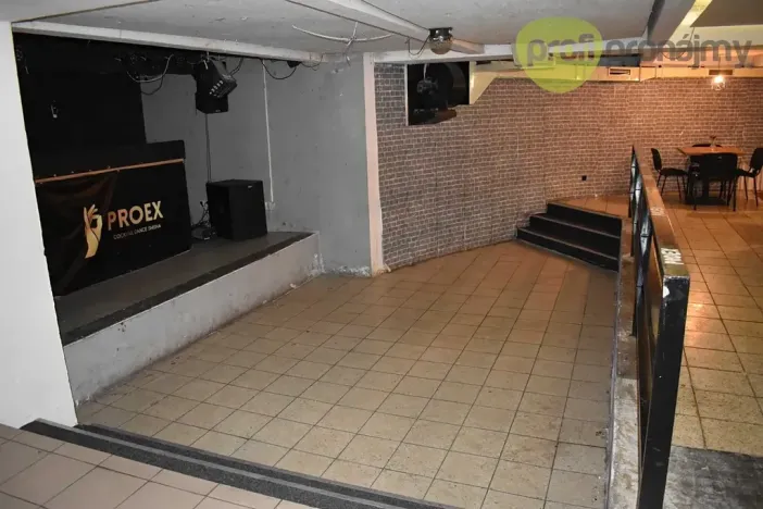 Pronájem komerční nemovitosti, Holešov, nám. Dr. E. Beneše, 220 m2