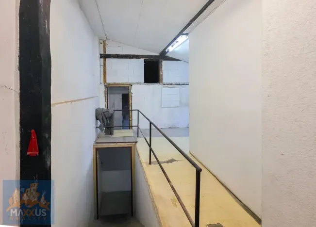 Pronájem výrobních prostor, Hostomice, Tyršovo náměstí, 220 m2