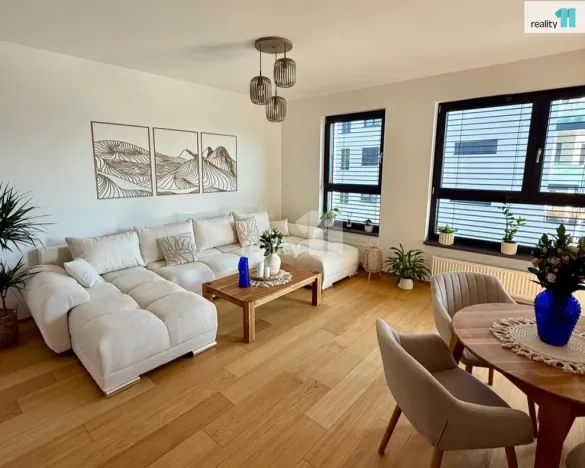 Prodej bytu 2+kk, Praha - Malešice, Azzoniho, 113 m2