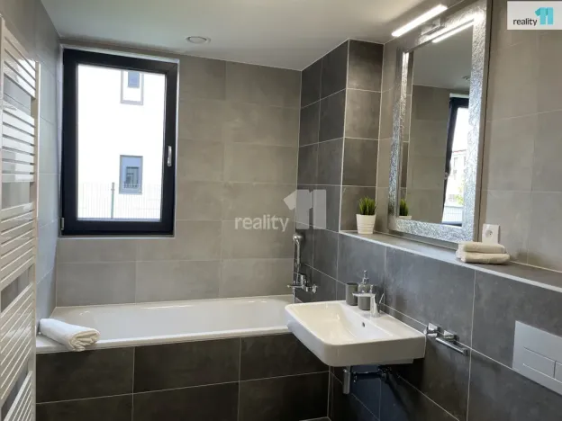 Prodej bytu 2+kk, Praha - Malešice, Azzoniho, 113 m2