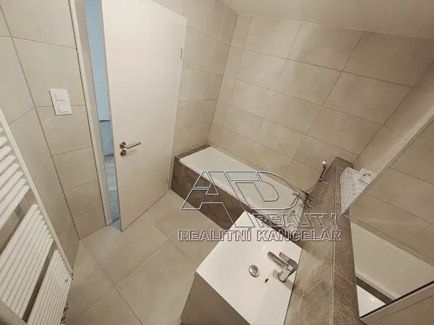 Pronájem bytu 2+kk, České Budějovice, Na Zlaté stoce, 50 m2