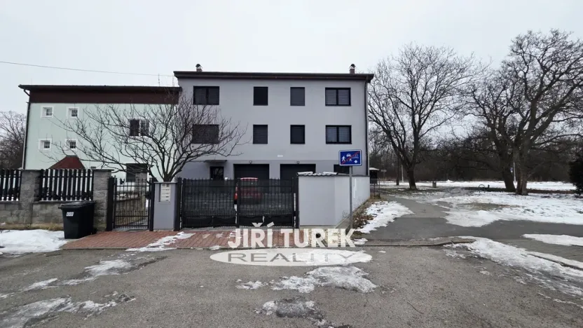 Pronájem bytu 2+kk, Praha - Kbely, Toužimská, 46 m2