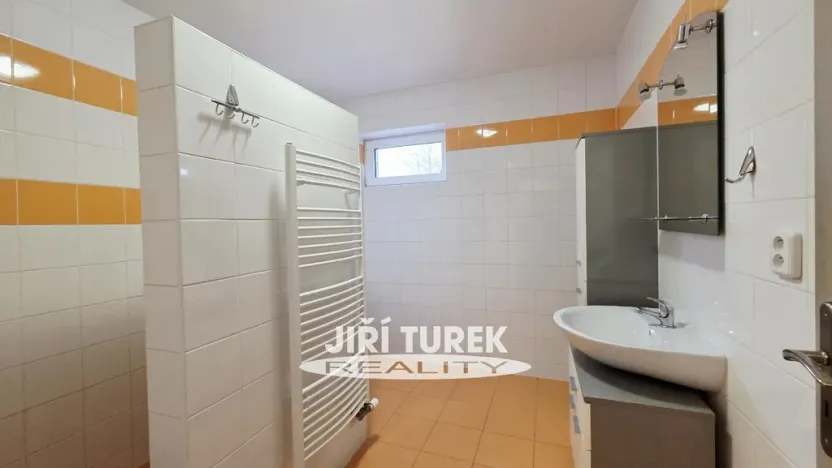 Pronájem bytu 2+kk, Praha - Kbely, Toužimská, 46 m2