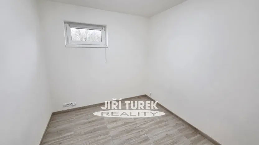 Pronájem bytu 2+kk, Praha - Kbely, Toužimská, 46 m2