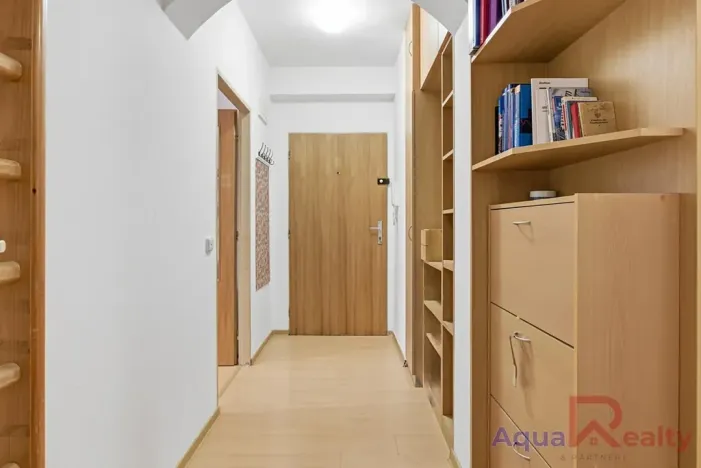 Prodej bytu 2+kk, Karlovy Vary, nám. V. Řezáče, 68 m2