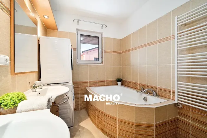 Pronájem bytu 3+kk, Líšnice, Varadov, 71 m2
