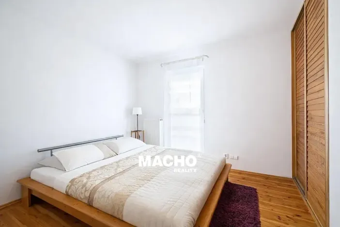 Pronájem bytu 3+kk, Líšnice, Varadov, 71 m2