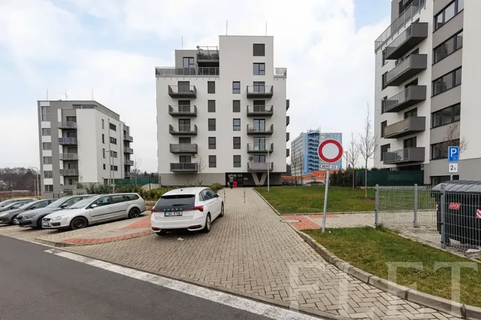 Pronájem bytu 1+kk, Praha - Hloubětín, Za černým mostem, 36 m2