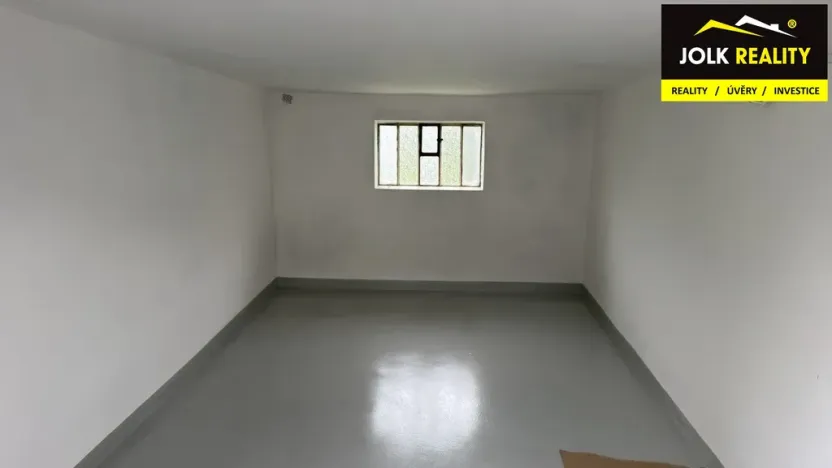 Pronájem garáže, Opava, Hobzíkova, 15 m2