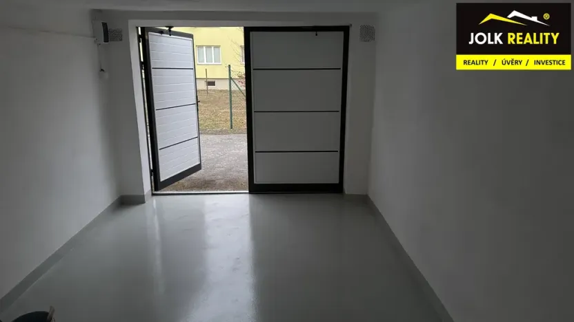 Pronájem garáže, Opava, Hobzíkova, 15 m2