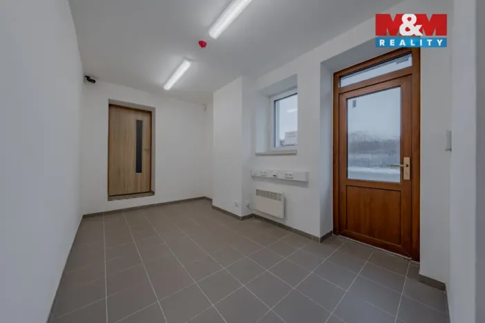 Pronájem skladu, Zubří, U Traktorky, 256 m2