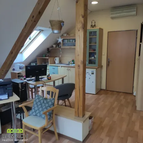 Pronájem kanceláře, Uherské Hradiště, Mariánské náměstí, 35 m2