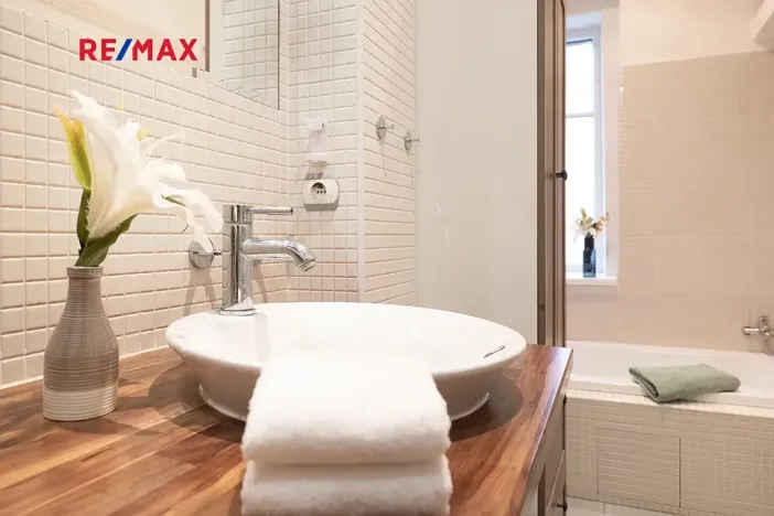 Prodej bytu 2+kk, Praha - Holešovice, Tovární, 77 m2