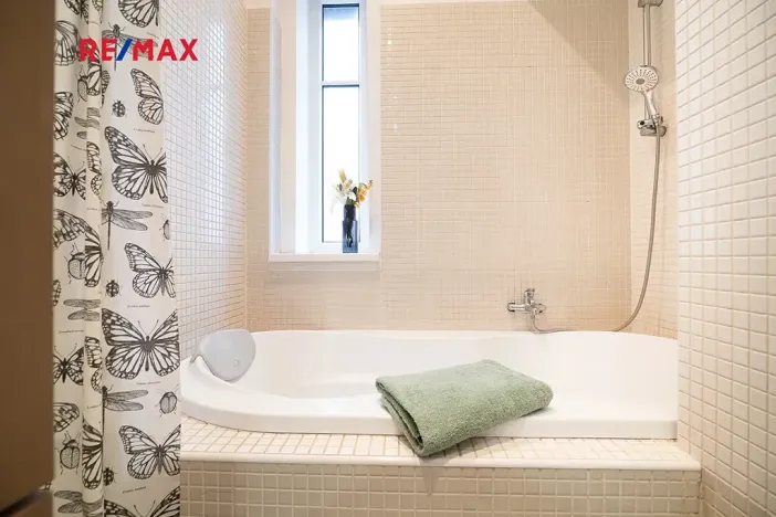 Prodej bytu 2+kk, Praha - Holešovice, Tovární, 77 m2