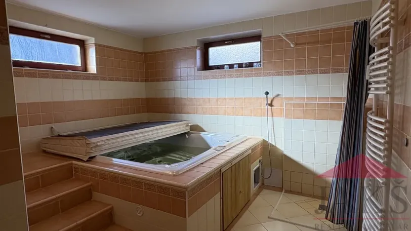 Prodej bytu 3+kk, Srní, 93 m2