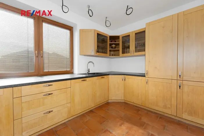 Prodej rodinného domu, Bánov, 197 m2