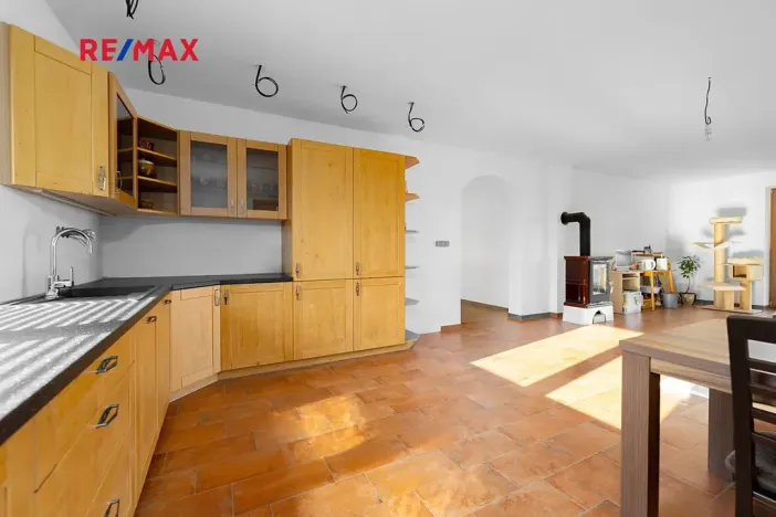 Prodej rodinného domu, Bánov, 197 m2