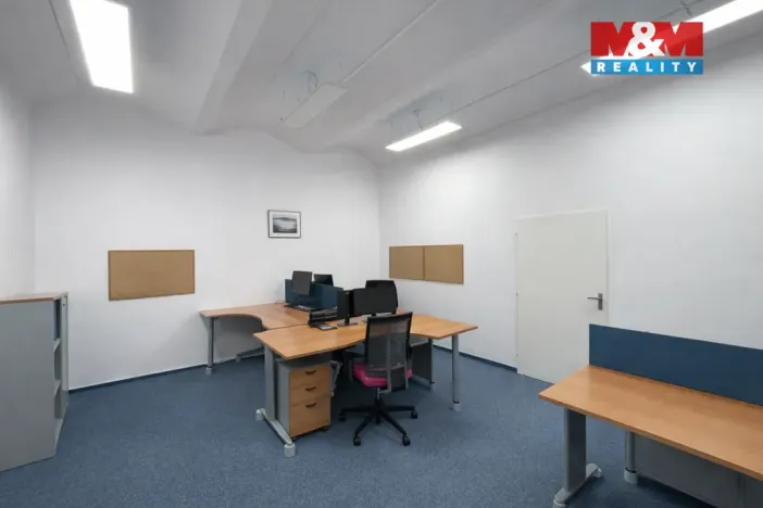 Pronájem kanceláře, Praha - Karlín, Sokolovská, 174 m2