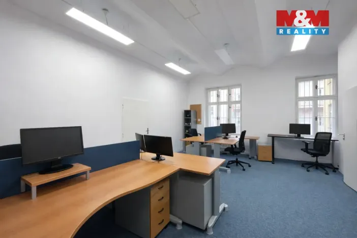 Pronájem kanceláře, Praha - Karlín, Sokolovská, 174 m2