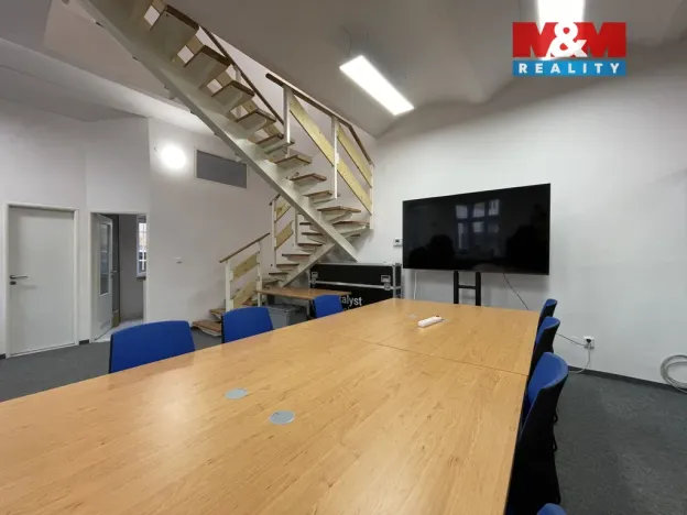 Pronájem kanceláře, Praha - Karlín, Sokolovská, 174 m2
