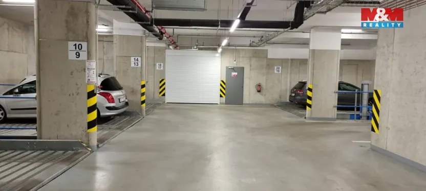 Prodej garážového stání, Praha - Krč, V jehličí, 12 m2