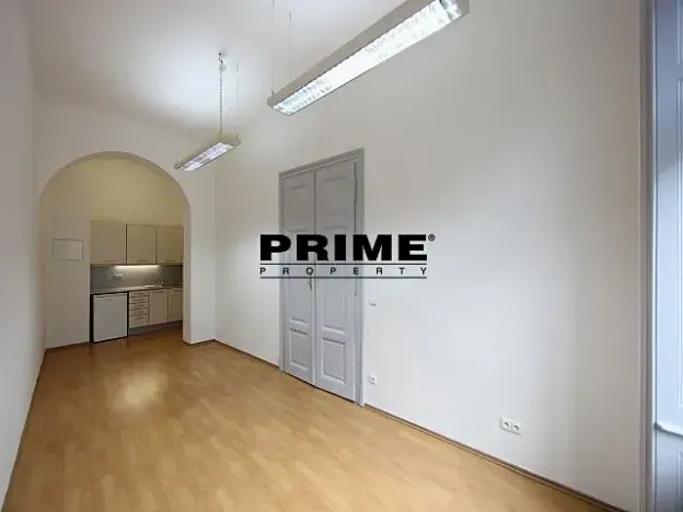 Pronájem kanceláře, Praha - Smíchov, Štefánikova, 70 m2